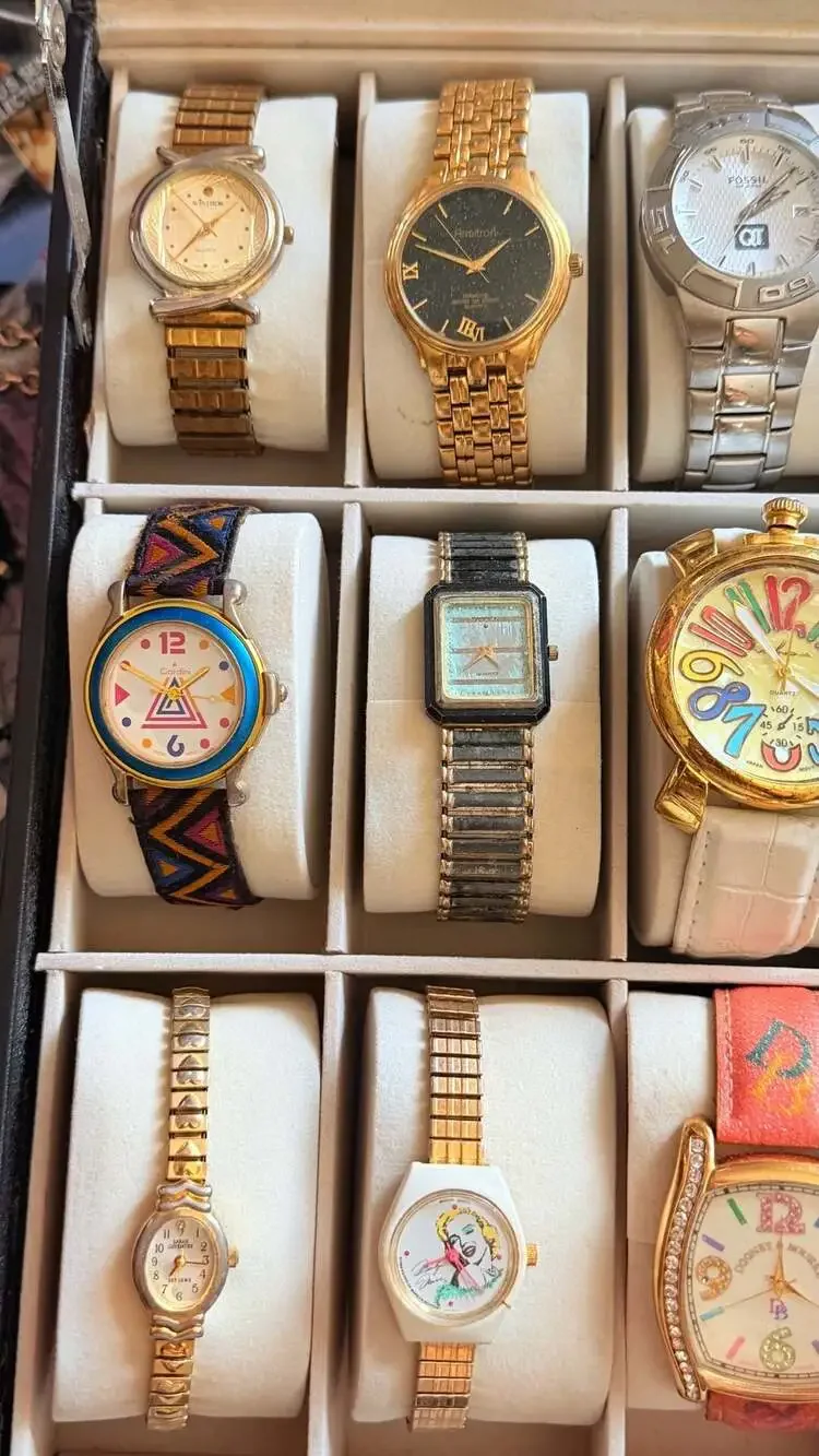 Large Vintage Women's Fashion Watch Collection Lot (24 Pieces)